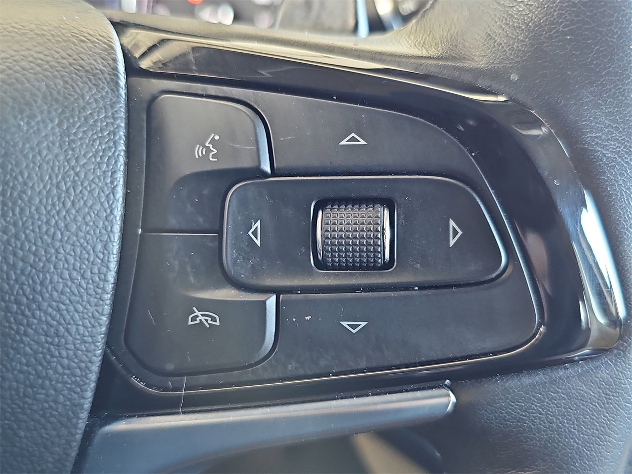 Certified 2023 Buick Enclave Essence image 18