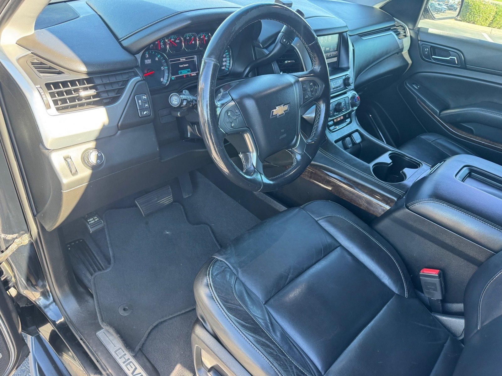 Used 2019 Chevrolet Suburban LT image 16