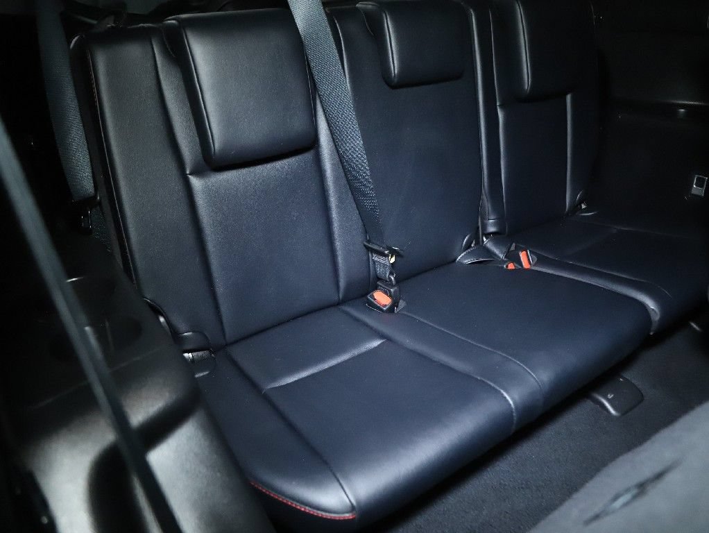 Used 2019 Toyota Highlander SE w/ Nightshade Edition AWD/4WD image 35