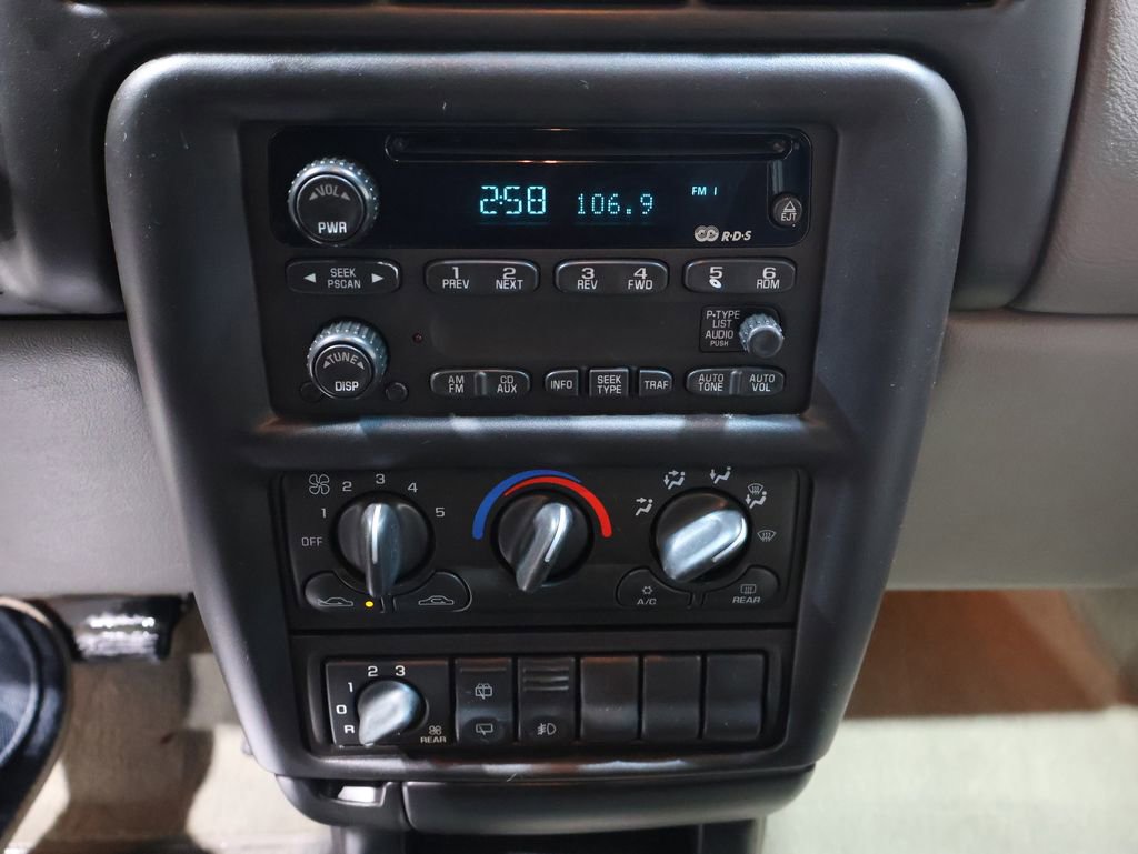 Used 2000 Oldsmobile Silhouette GL image 23