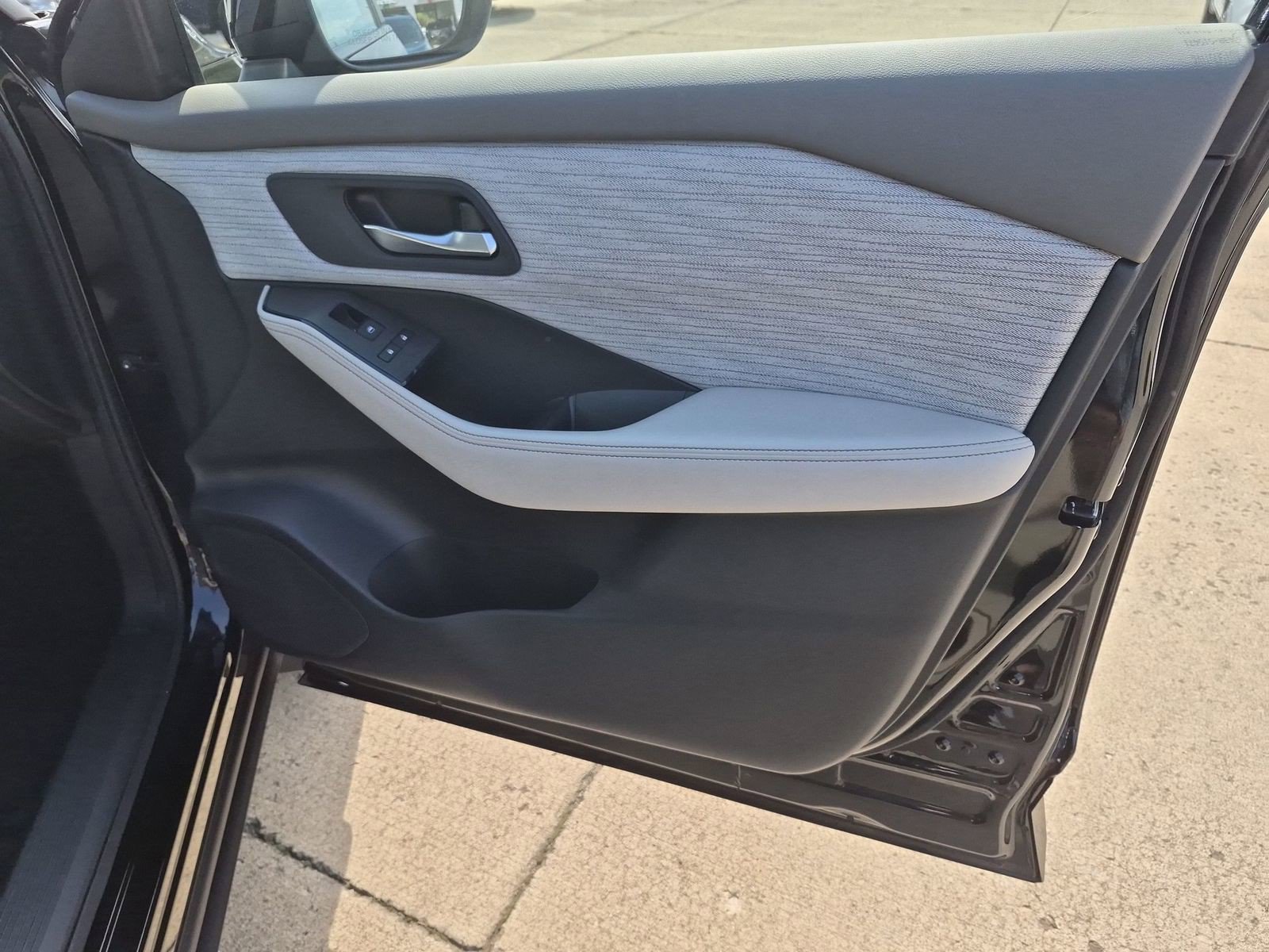 Certified 2023 Nissan Rogue SV AWD/4WD image 38