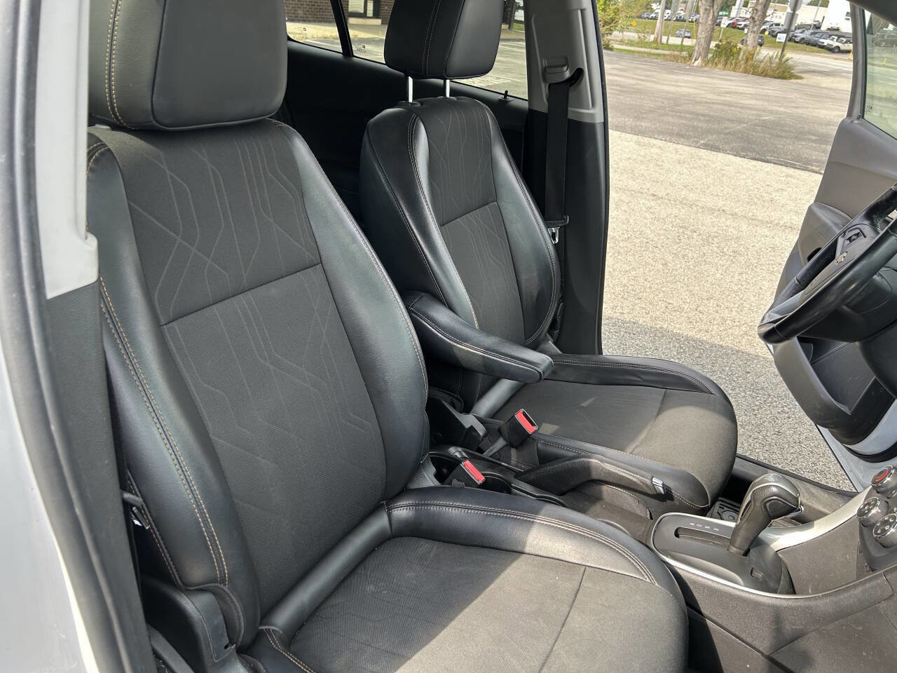 Used 2017 Chevrolet Trax LT w/ Sun & Sound Package image 14