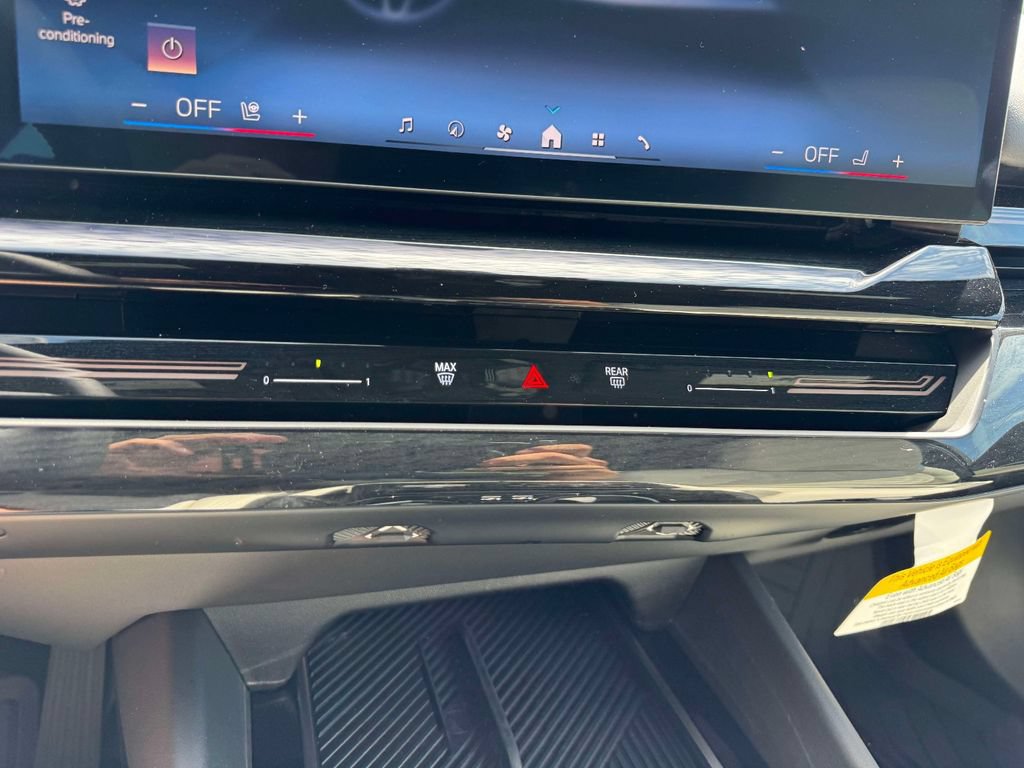 Certified 2026 BMW 530i xDrive w/ Premium Package AWD/4WD image 23