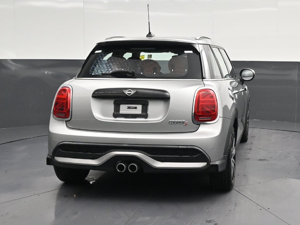 Used 2024 MINI Cooper S w/ Signature Upholstery Package FWD image 2