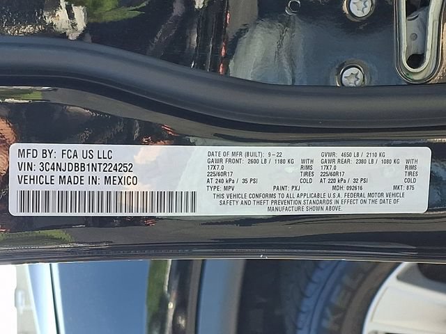 Used 2022 Jeep Compass Latitude AWD/4WD image 26