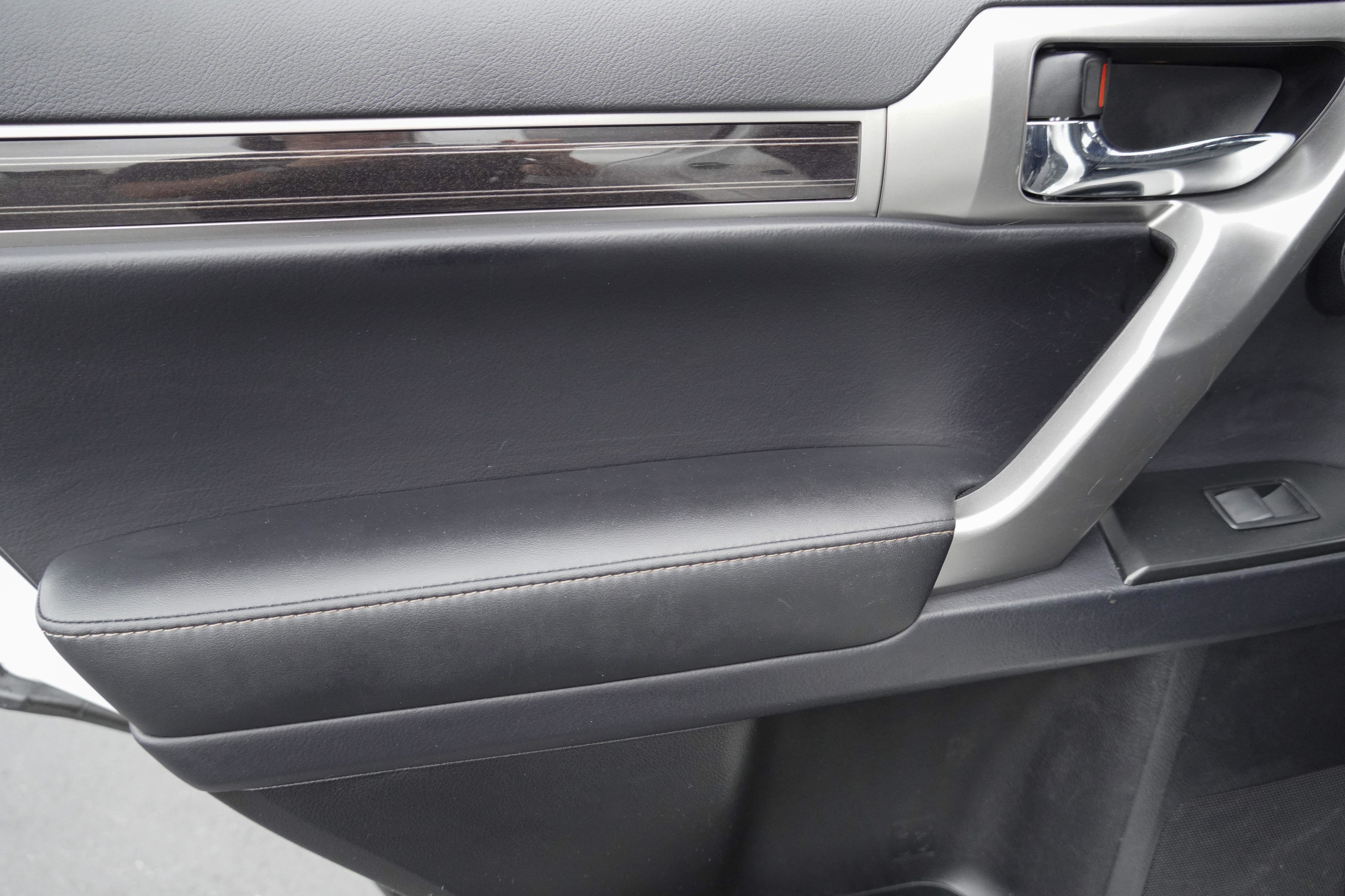 Used 2022 Lexus GX 460 Premium w/ Accessory Package AWD/4WD image 31