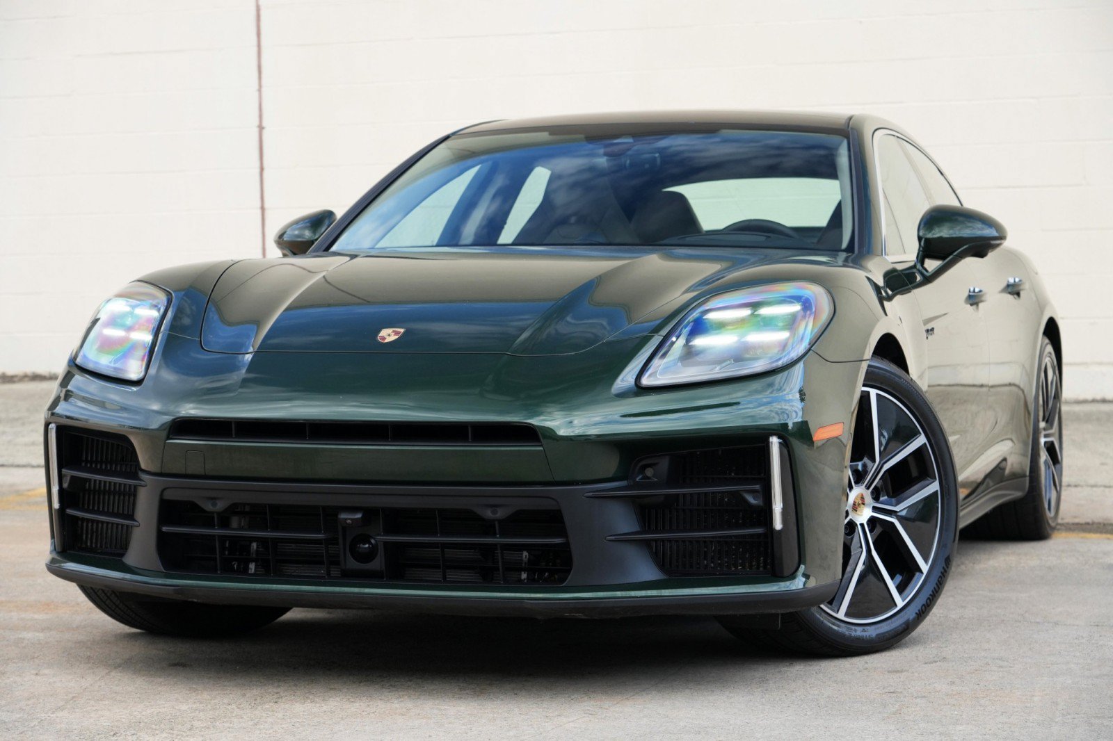 Used 2025 Porsche Panamera 4S w/ Premium Package AWD/4WD image 3