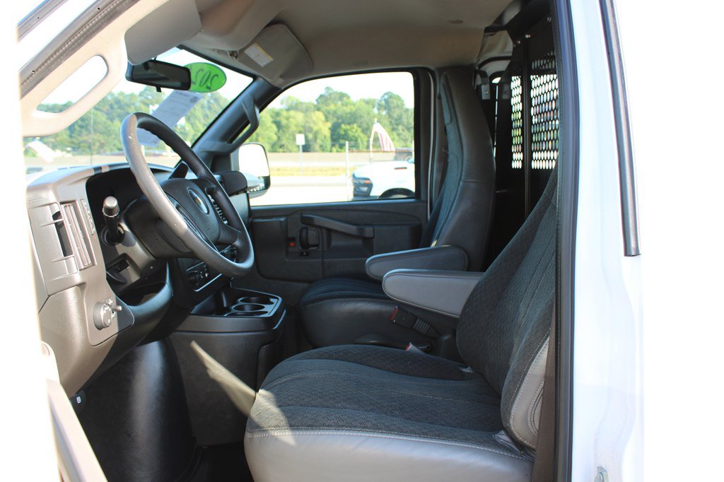 Used 2024 Chevrolet Express 2500 w/ Driver Convenience Package RWD image 20