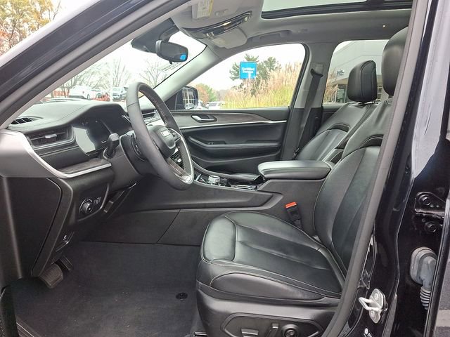 Used 2023 Jeep Grand Cherokee L Limited image 13