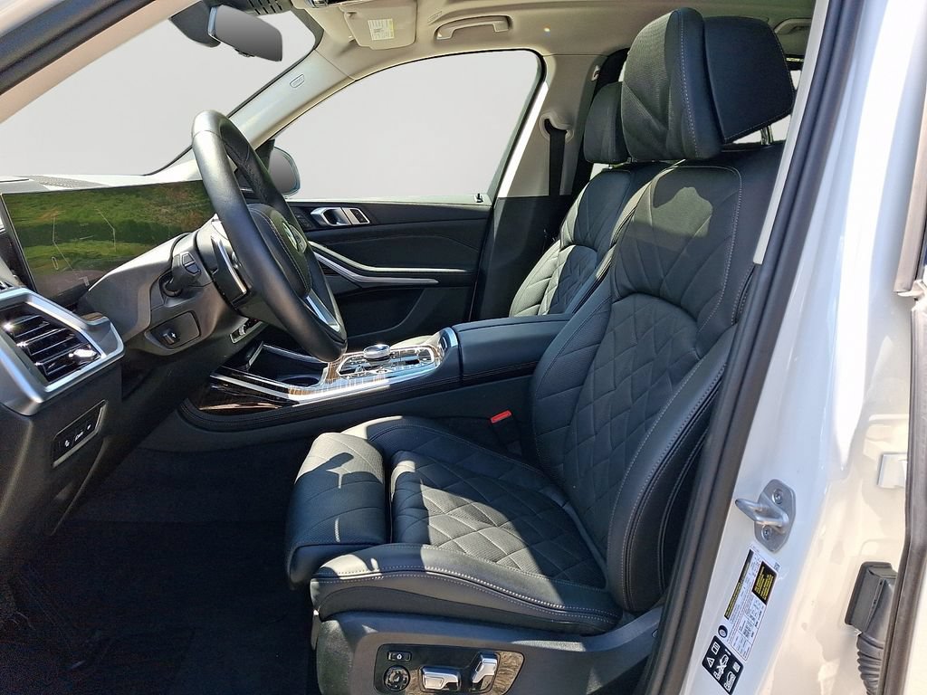 Used 2025 BMW X7 xDrive40i w/ Executive Package AWD/4WD image 14