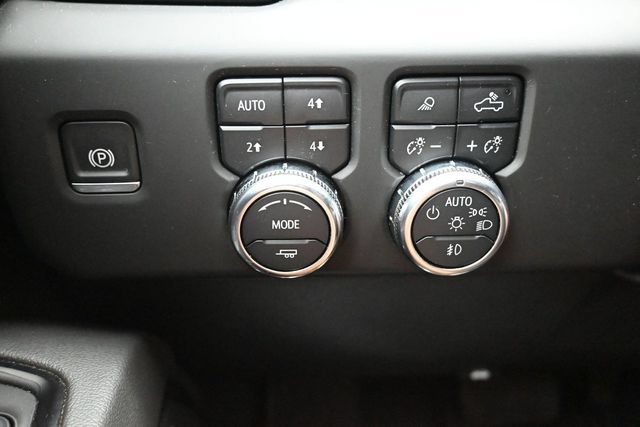 Used 2025 GMC Sierra 1500 AT4 w/ AT4 Premium Package AWD/4WD image 12