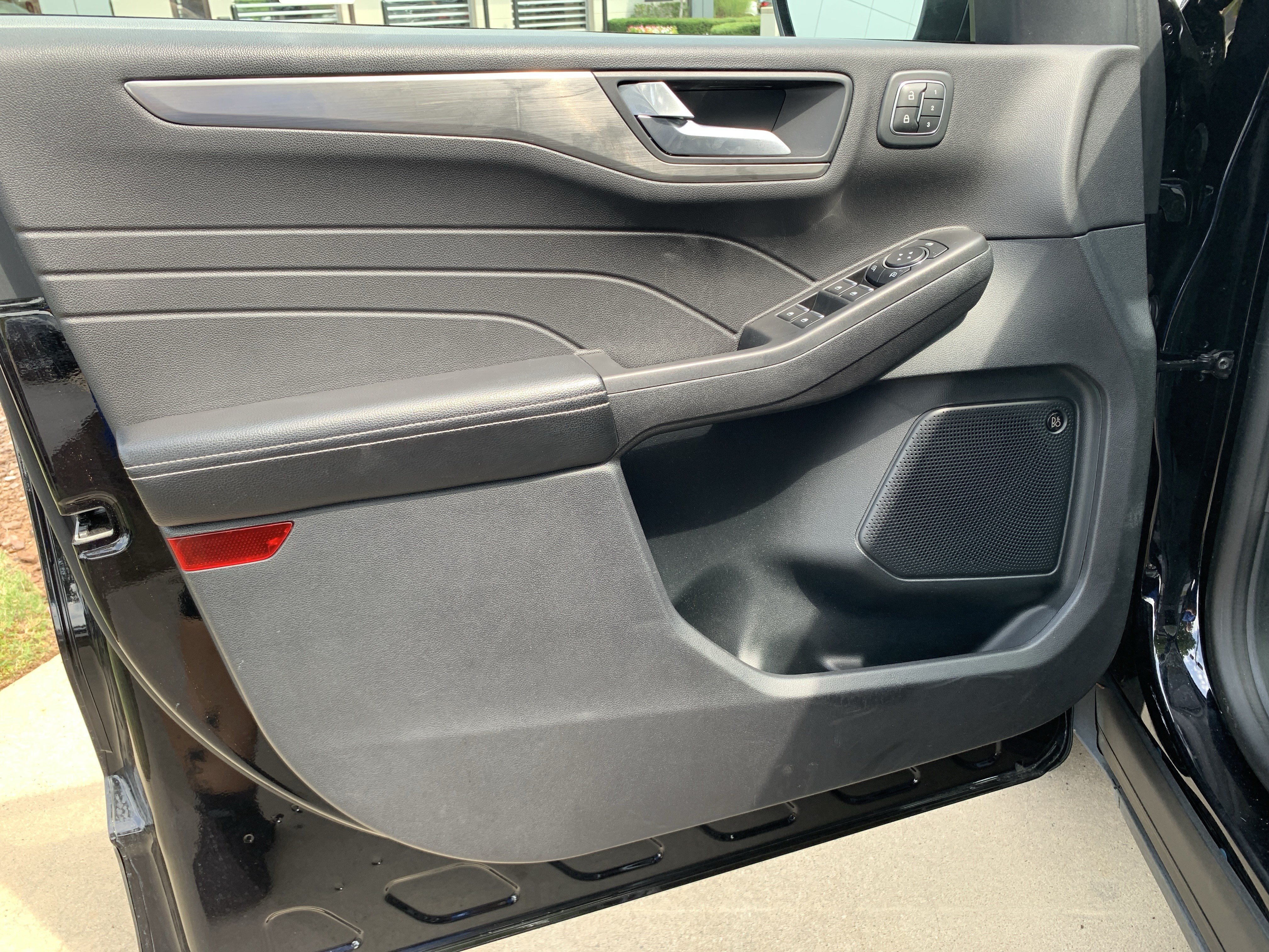 Used 2021 Ford Escape Titanium AWD/4WD image 14