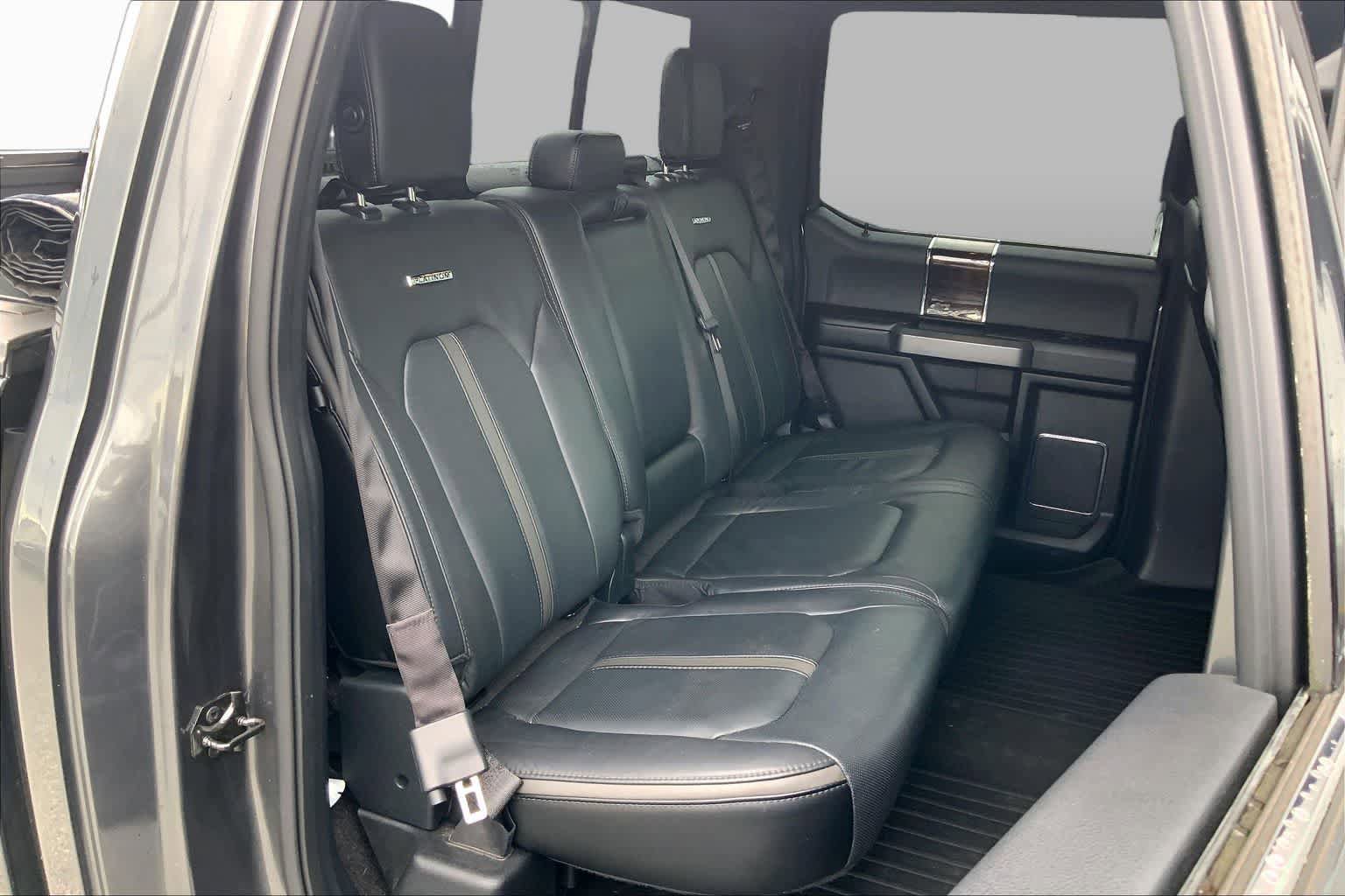 Used 2016 Ford F150 Platinum w/ Equipment Group 701A Luxury AWD/4WD image 19