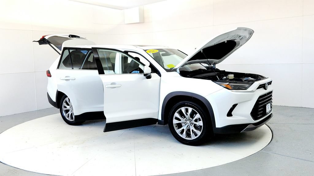 Certified 2025 Toyota Grand Highlander FWD image 12