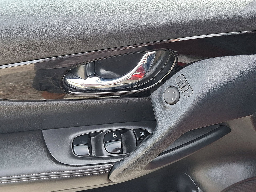 Used 2022 Nissan Rogue Sport SV AWD/4WD image 10