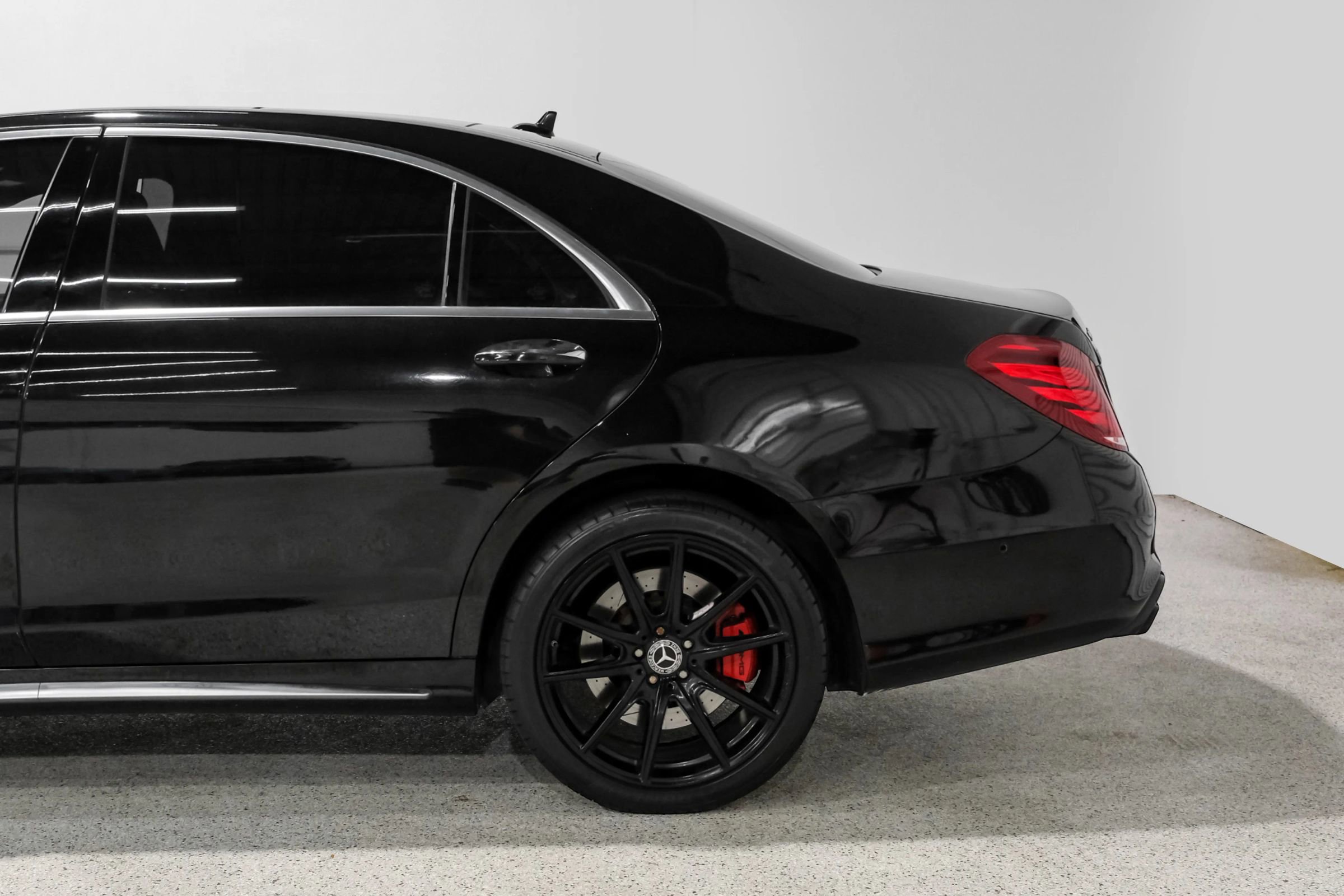 Used 2015 Mercedes-Benz S 63 AMG 4MATIC Sedan image 11