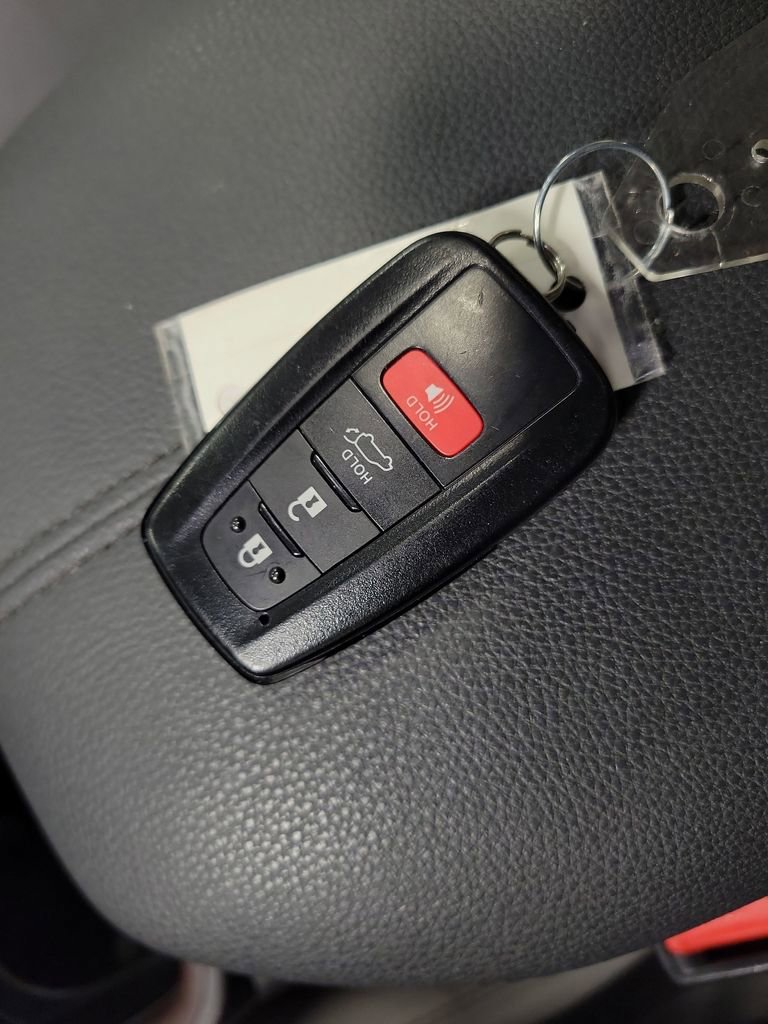 Used 2022 Toyota RAV4 Limited AWD/4WD image 14