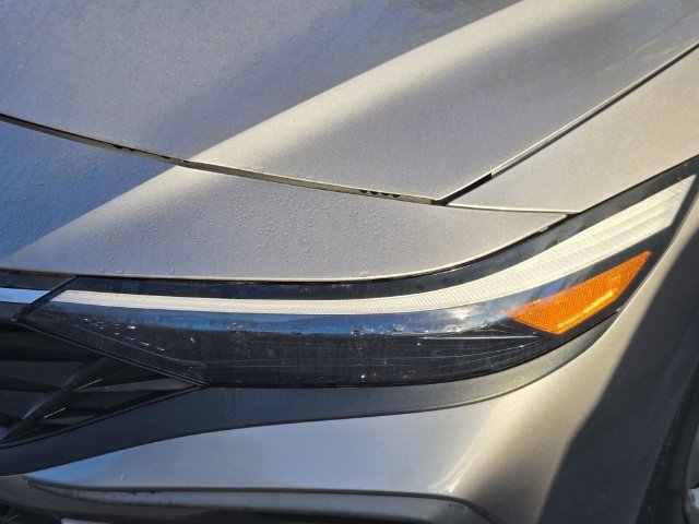 Used 2024 Hyundai Elantra SE FWD image 9