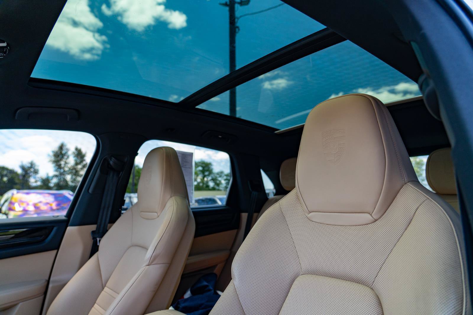 Used 2019 Porsche Cayenne E-Hybrid AWD/4WD image 17