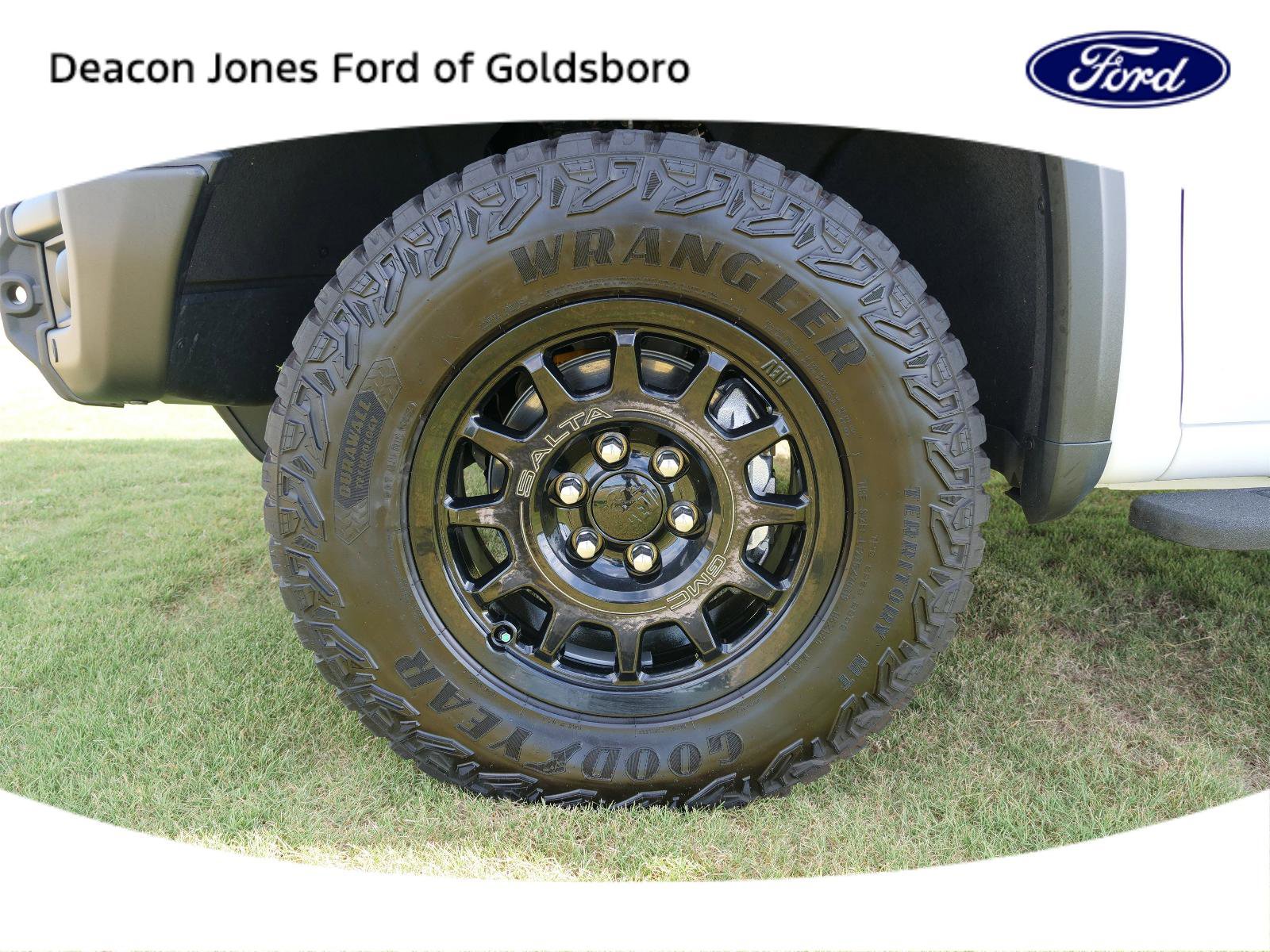 Used 2023 GMC Sierra 1500 AT4X w/ AT4X AEV Edition image 14