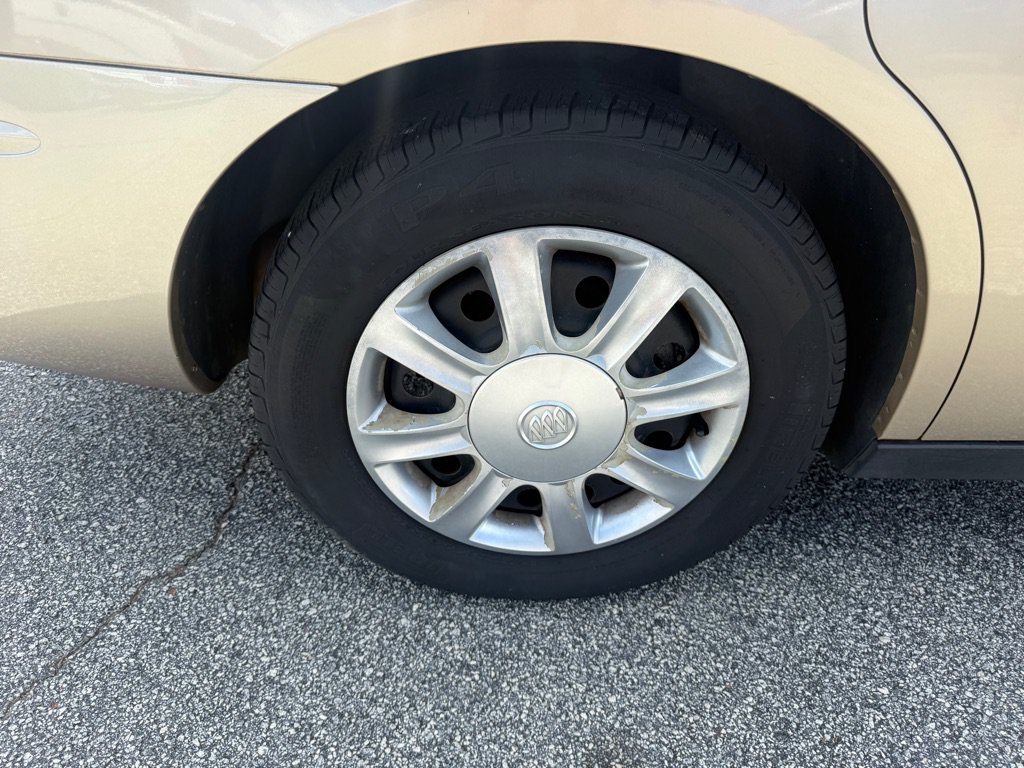 Used 2005 Buick LaCrosse CX w/ Silver Convenience Package FWD image 14