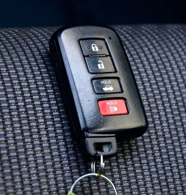 Used 2017 Toyota Corolla L image 26