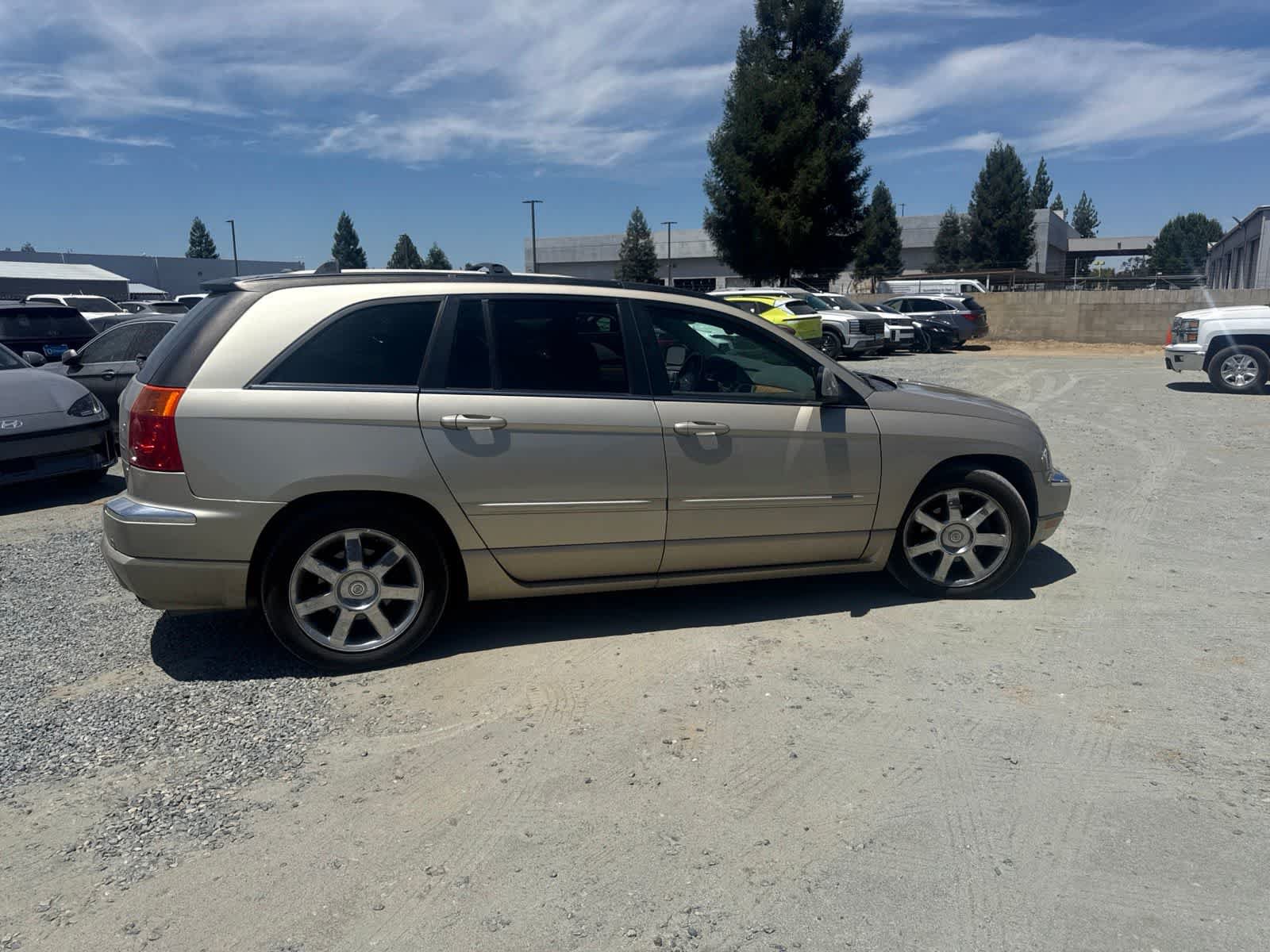 Used 2006 Chrysler Pacifica Limited AWD/4WD image 4