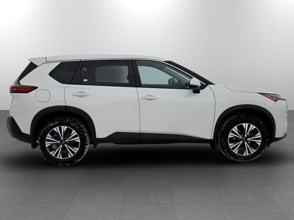 Used 2023 Nissan Rogue SV image 5