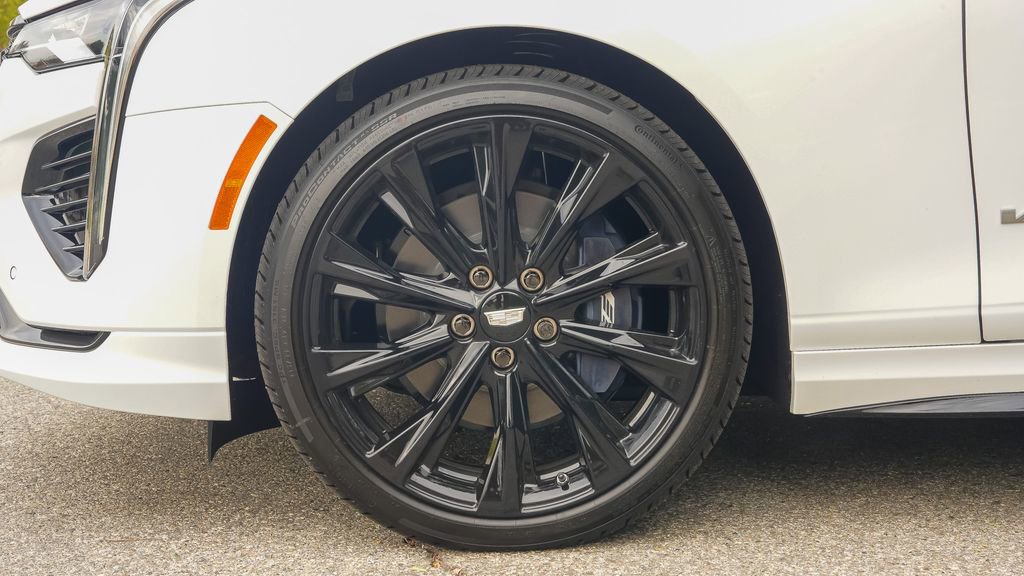 New 2026 Cadillac CT4 V image 9