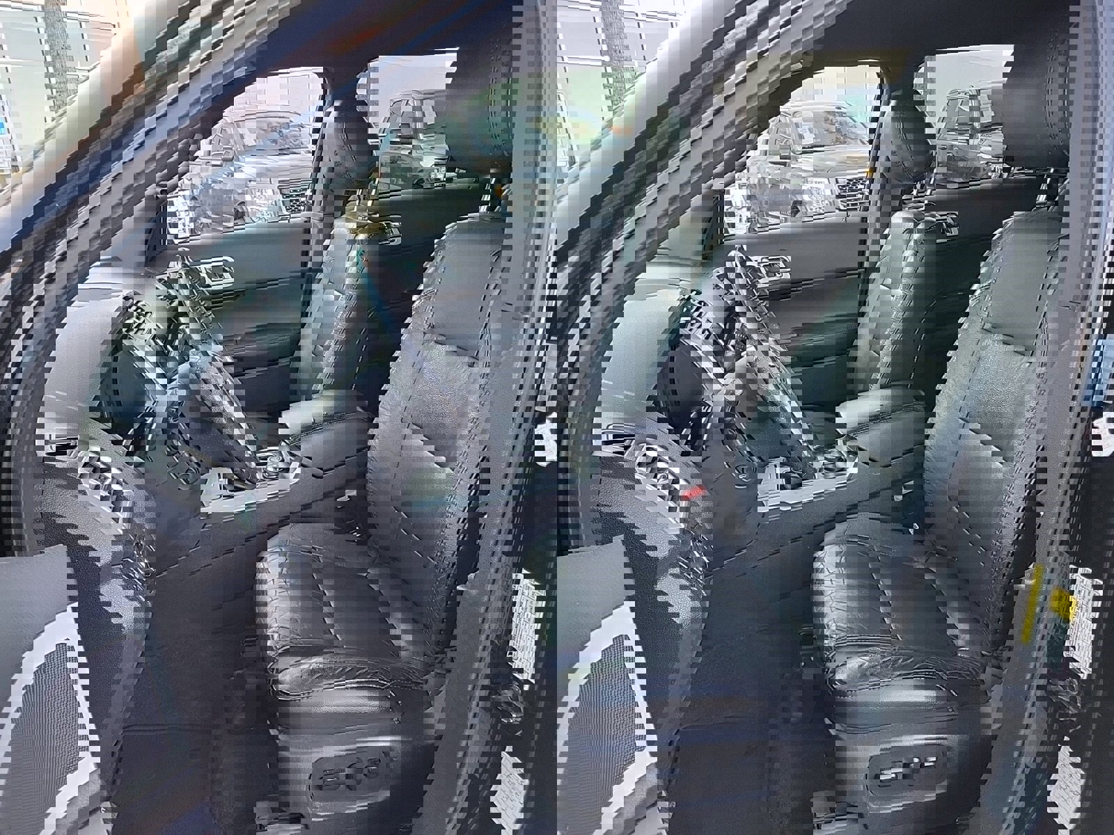 Used 2014 Ford Explorer Limited image 10