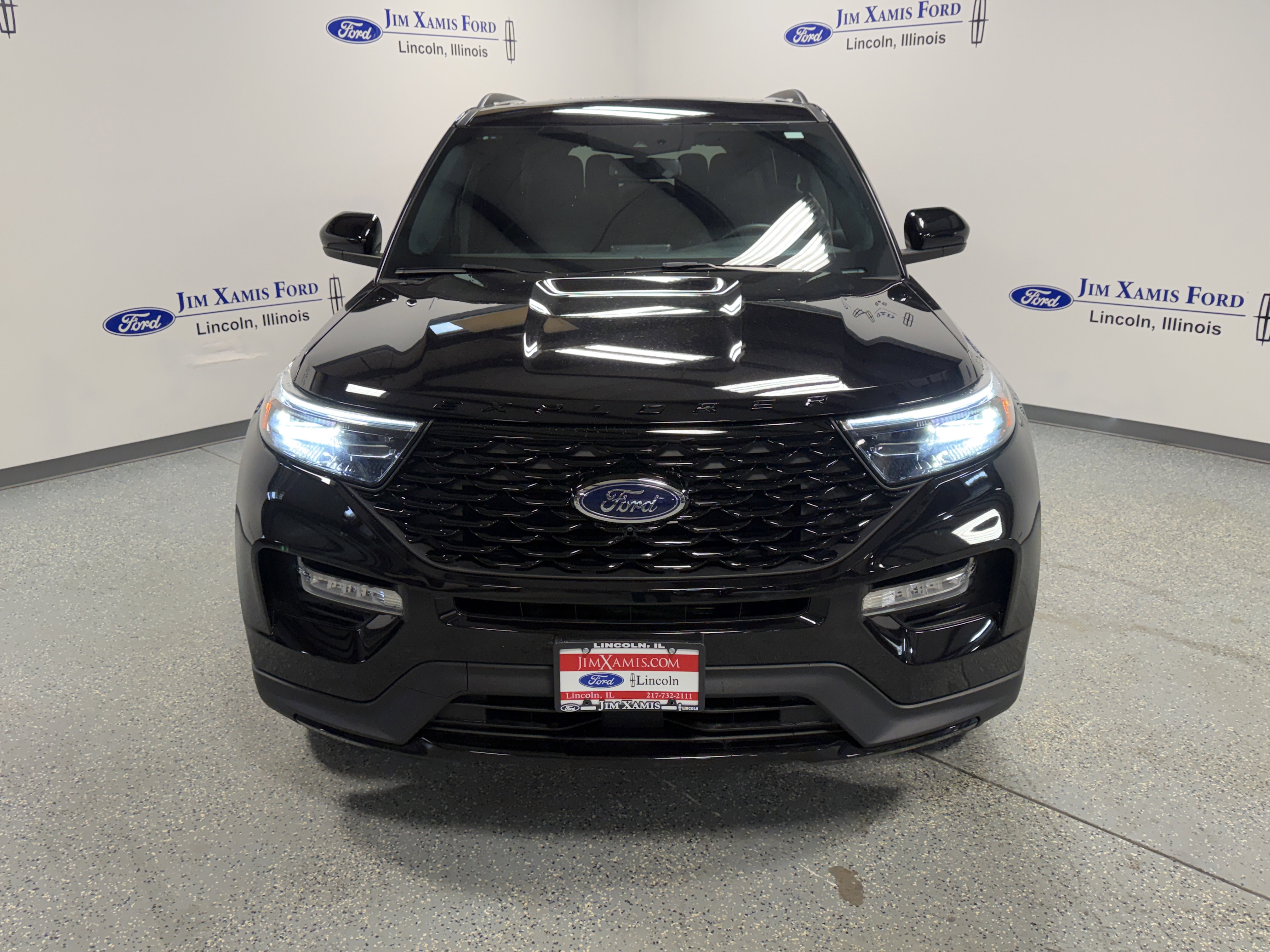Used 2024 Ford Explorer ST-Line w/ Class IV Trailer Tow Package image 2