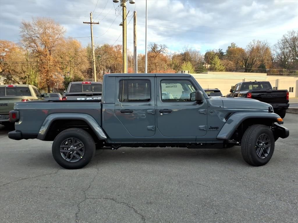 New 2026 Jeep Gladiator Sport image 3