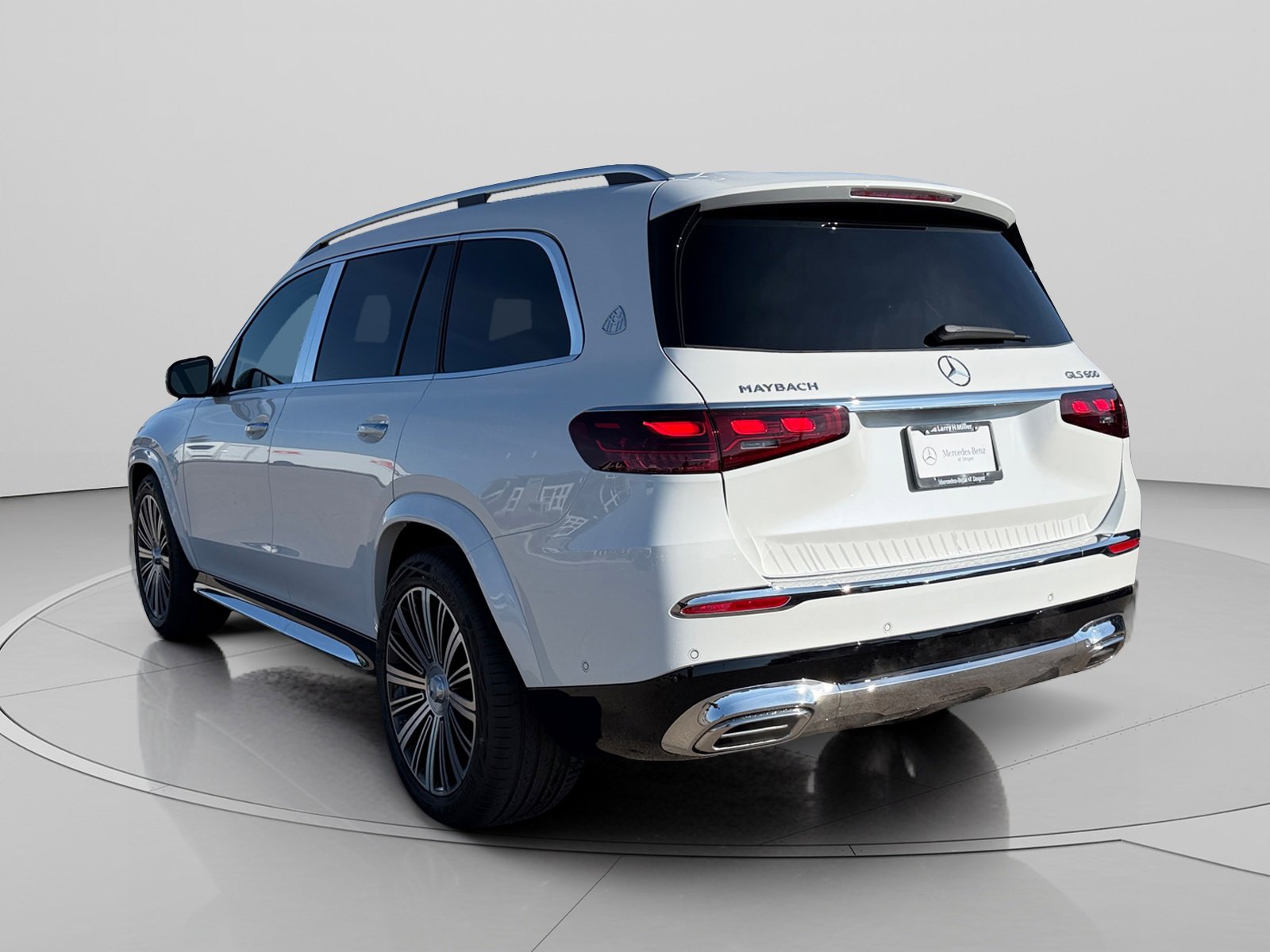 New 2026 Mercedes-Benz Maybach GLS 600 4MATIC image 3