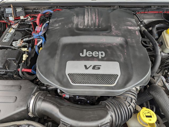 Used 2014 Jeep Wrangler Unlimited Rubicon w/ Connectivity Group AWD/4WD image 21