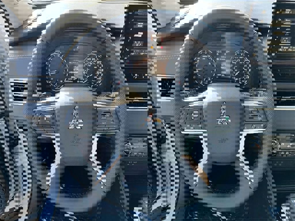 New 2026 Mitsubishi Outlander Trail Edition image 12