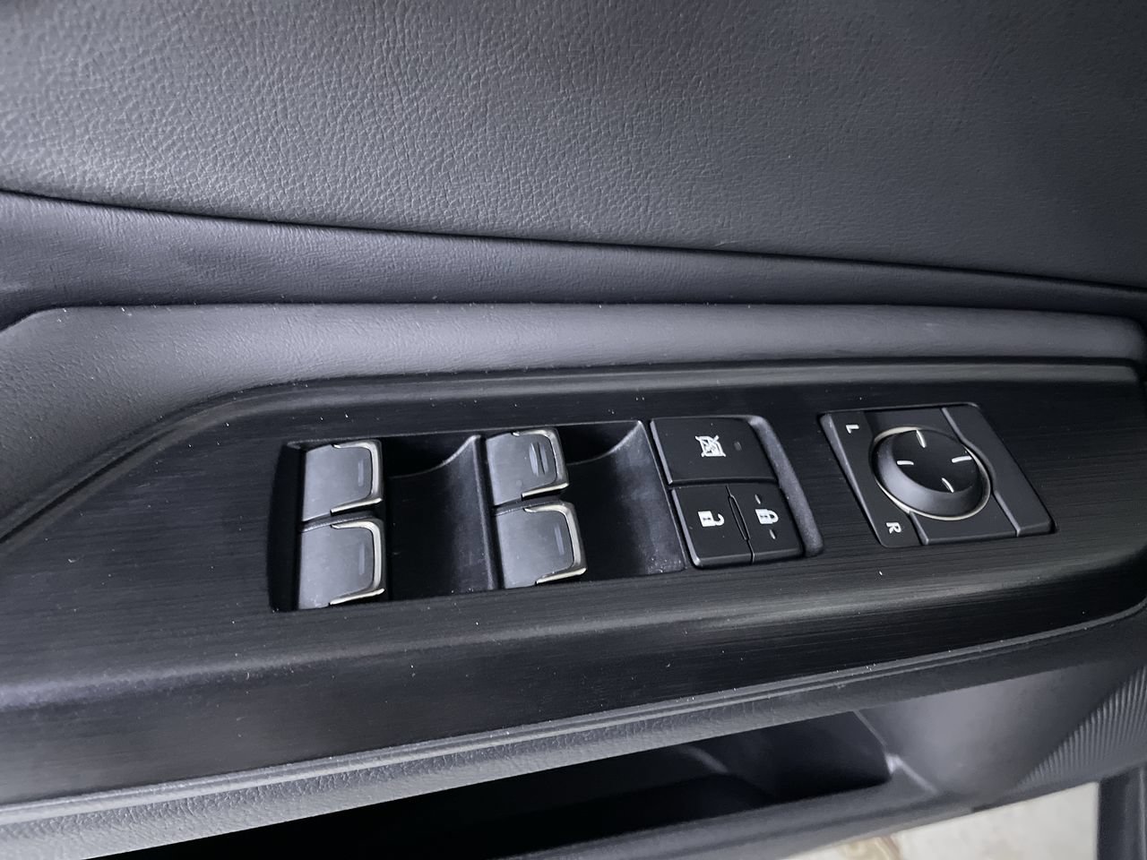 Used 2021 Lexus ES 350 w/ Accessory Package FWD image 11