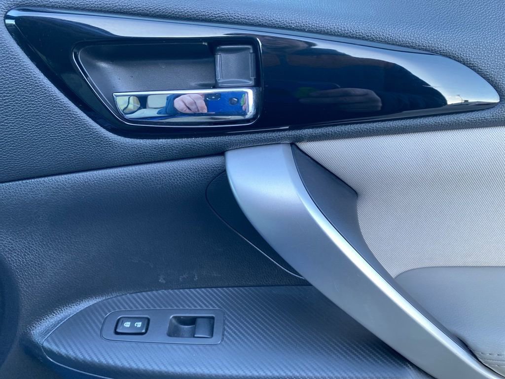 Used 2019 Mitsubishi Eclipse Cross SE image 11