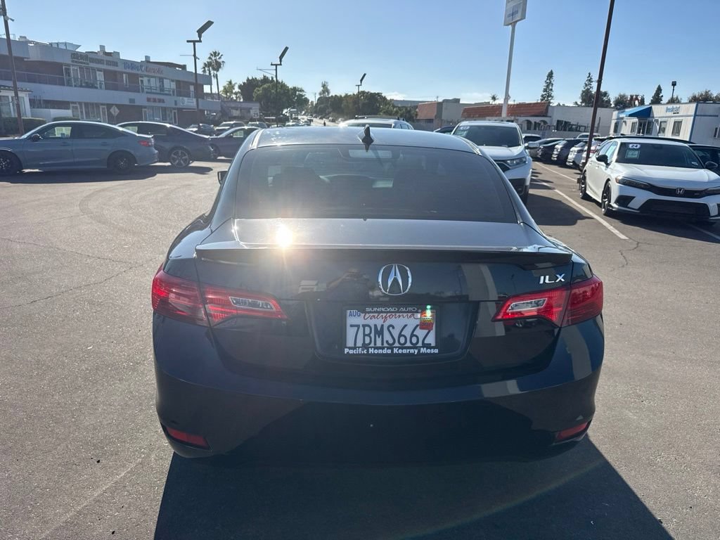 Used 2013 Acura ILX w/ Technology Package FWD image 4
