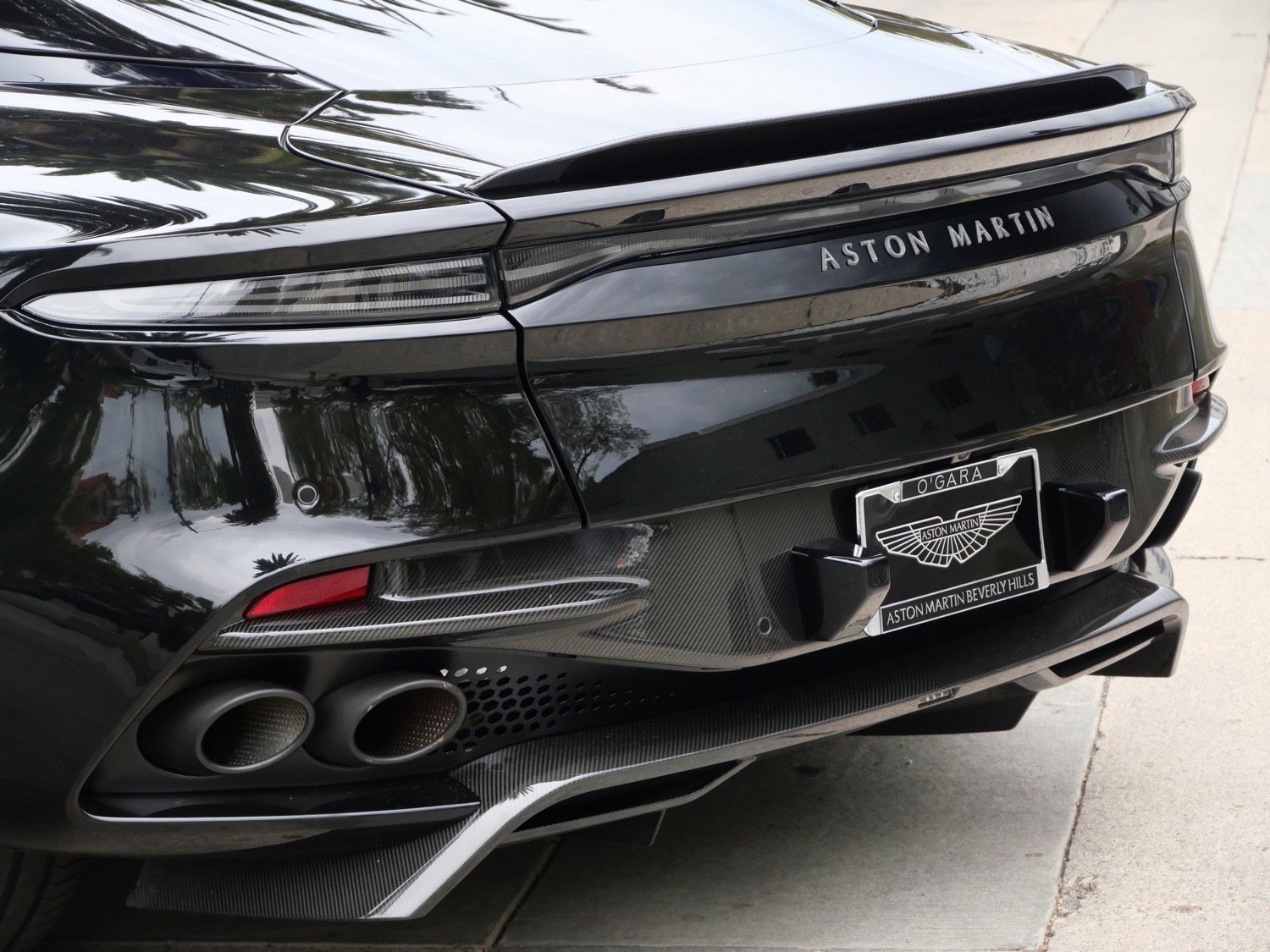 Used 2019 Aston Martin DBS Superleggera image 8