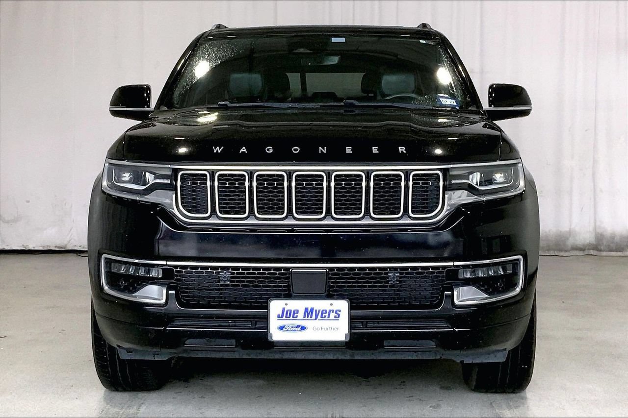 Used 2022 Jeep Wagoneer Series II w/ Premium Group I AWD/4WD image 3