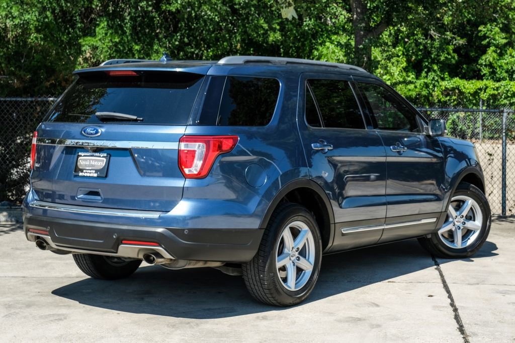 Used 2018 Ford Explorer XLT w/ Equipment Group 202A FWD image 15