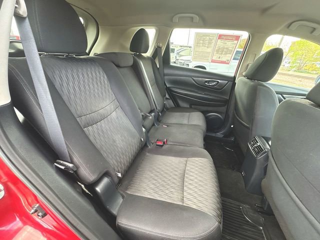 Used 2020 Nissan Rogue SV FWD image 25