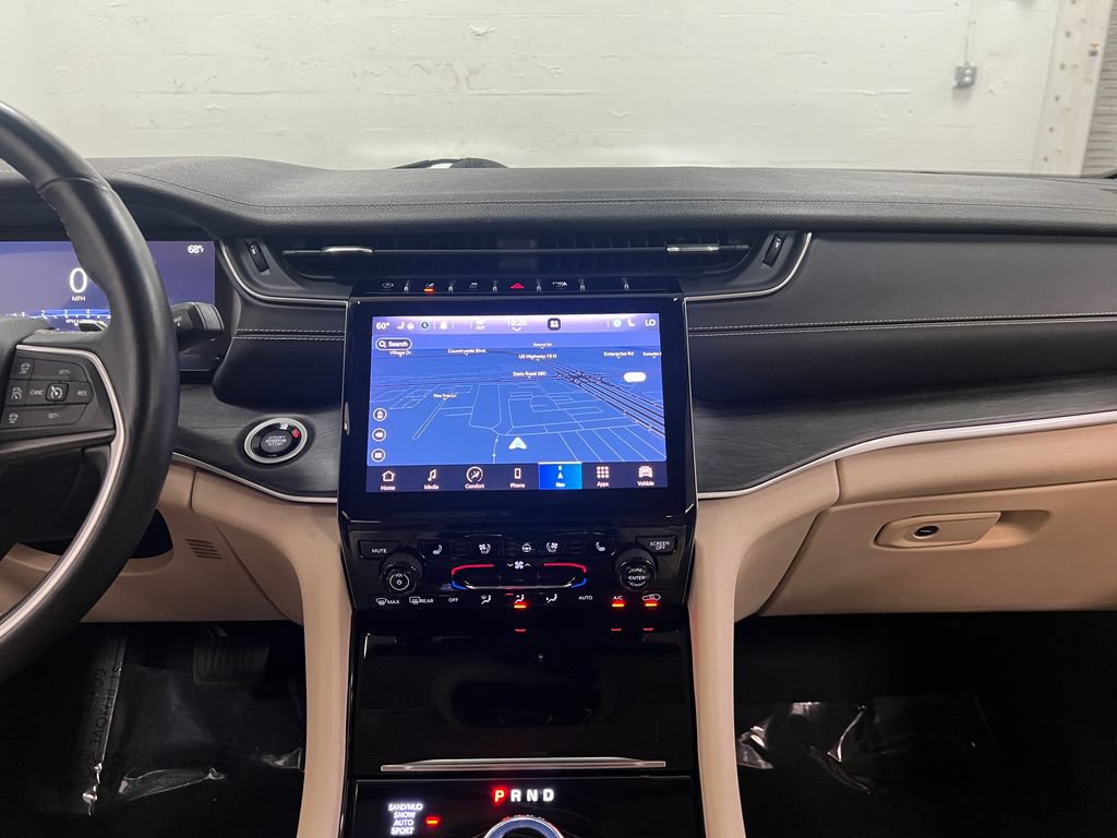 Used 2021 Jeep Grand Cherokee L Limited w/ Luxury Tech Group II AWD/4WD image 20