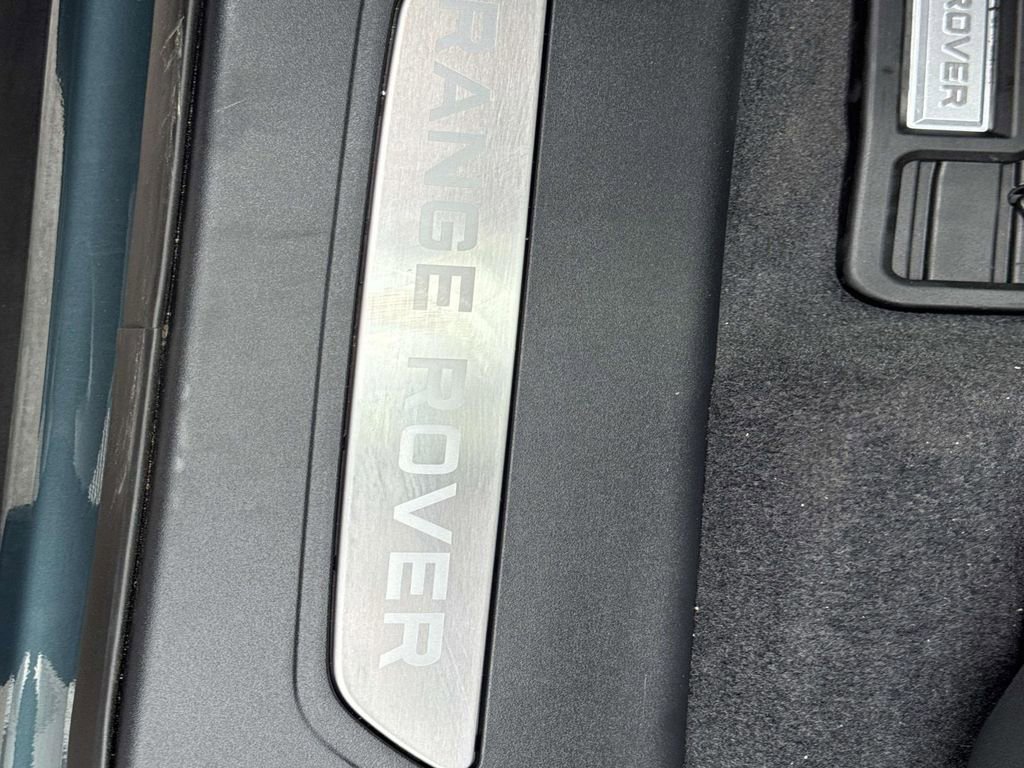 New 2026 Land Rover Range Rover Velar Dynamic SE image 30