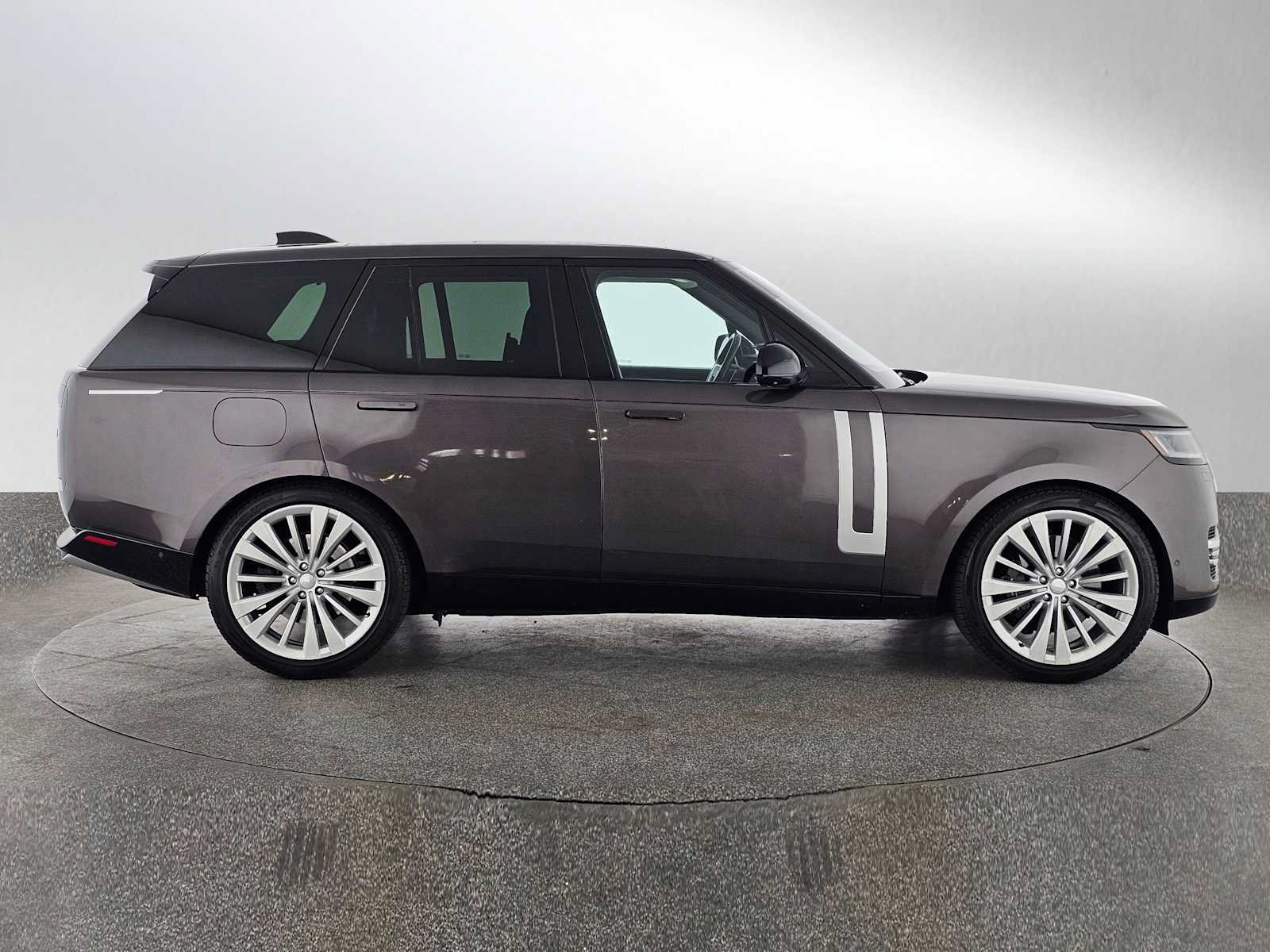 Used 2023 Land Rover Range Rover First Edition AWD/4WD image 6