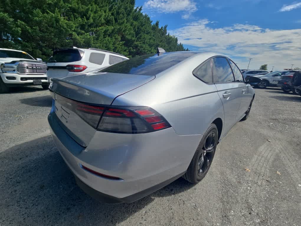 Certified 2025 Honda Accord SE image 8