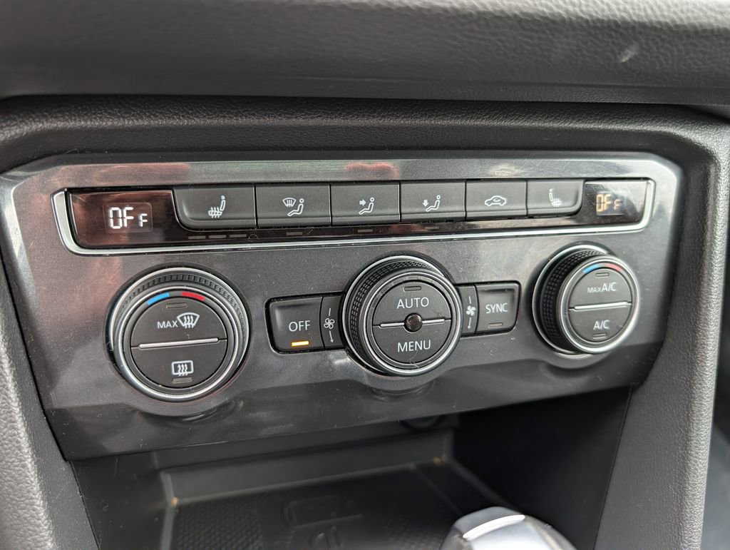 Used 2021 Volkswagen Tiguan SE R-Line image 23