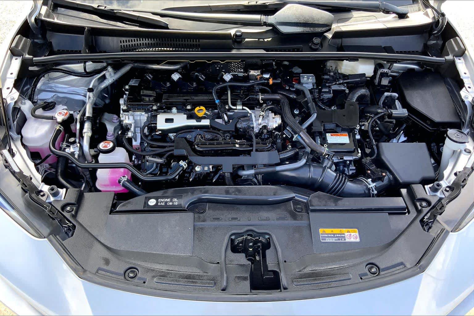 Used 2024 Toyota Prius Limited w/ Limited Premium Package FWD image 31