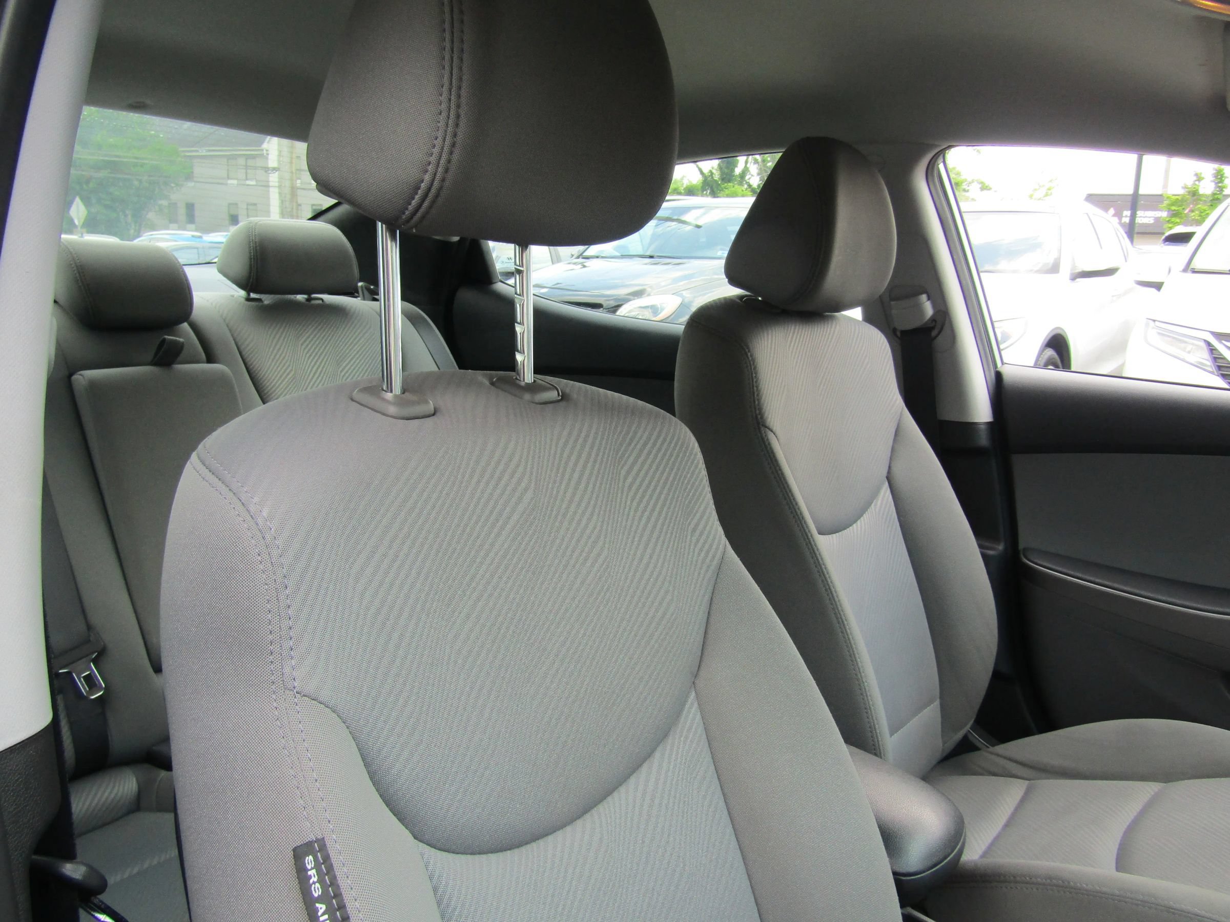 Used 2013 Hyundai Elantra GLS FWD image 13