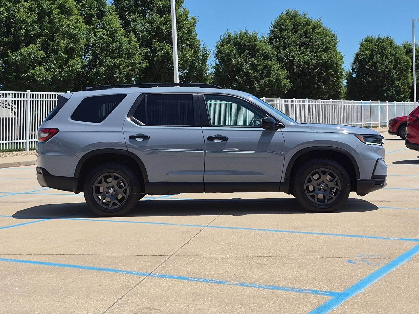 Certified 2024 Honda Pilot TrailSport image 5